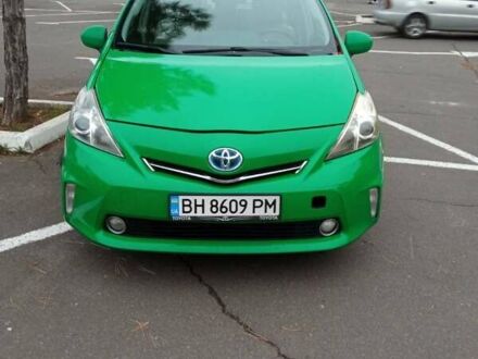 Зеленый Тойота Prius v, объемом двигателя 1.8 л и пробегом 457 тыс. км за 8500 $, фото 1 на Automoto.ua