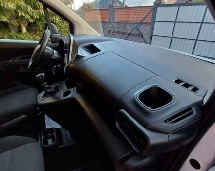 Белый Тойота Proace City, объемом двигателя 1.5 л и пробегом 179 тыс. км за 15950 $, фото 29 на Automoto.ua