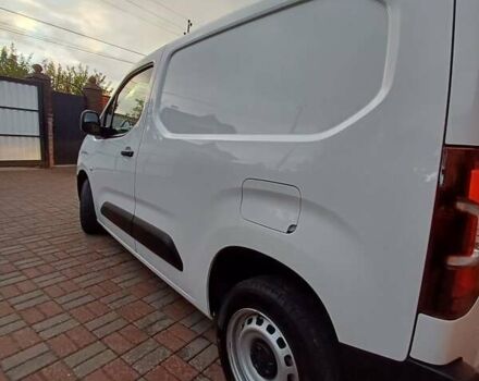 Белый Тойота Proace City, объемом двигателя 1.5 л и пробегом 179 тыс. км за 15950 $, фото 14 на Automoto.ua