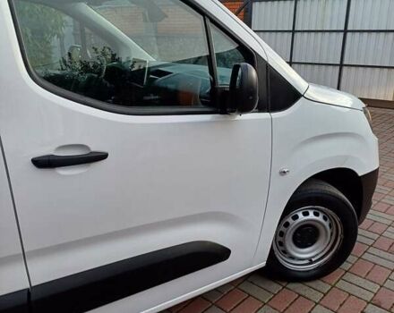 Белый Тойота Proace City, объемом двигателя 1.5 л и пробегом 179 тыс. км за 15950 $, фото 6 на Automoto.ua