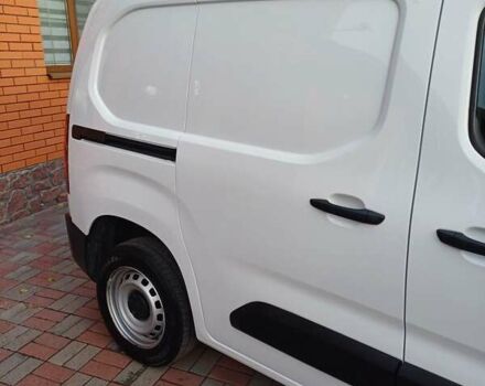 Белый Тойота Proace City, объемом двигателя 1.5 л и пробегом 179 тыс. км за 15950 $, фото 8 на Automoto.ua