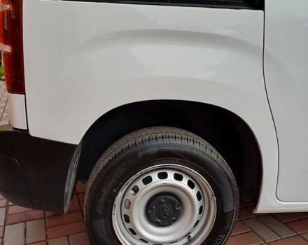 Белый Тойота Proace City, объемом двигателя 1.5 л и пробегом 179 тыс. км за 15950 $, фото 11 на Automoto.ua