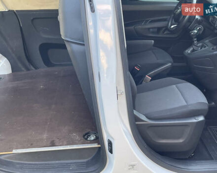 Белый Тойота Proace City, объемом двигателя 1.5 л и пробегом 30 тыс. км за 18500 $, фото 22 на Automoto.ua