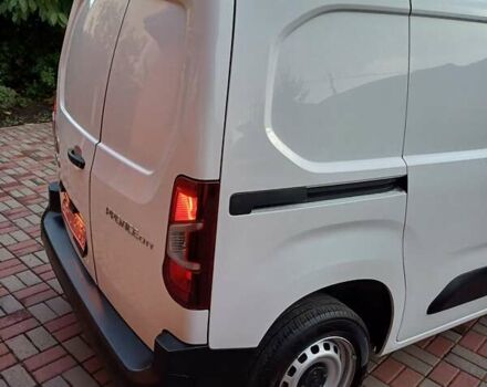 Белый Тойота Proace City, объемом двигателя 1.5 л и пробегом 179 тыс. км за 15950 $, фото 9 на Automoto.ua