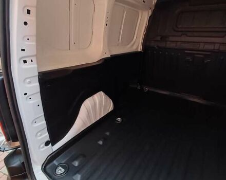 Белый Тойота Proace City, объемом двигателя 1.5 л и пробегом 179 тыс. км за 15950 $, фото 34 на Automoto.ua