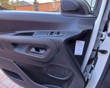 Белый Тойота Proace City, объемом двигателя 1.5 л и пробегом 179 тыс. км за 15950 $, фото 19 на Automoto.ua