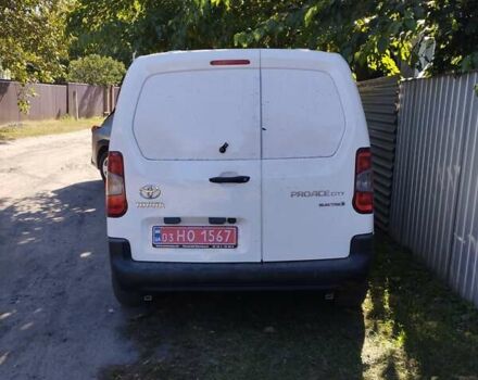 Белый Тойота Proace City, объемом двигателя 0 л и пробегом 129 тыс. км за 16999 $, фото 3 на Automoto.ua
