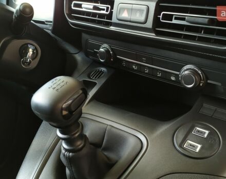 Тойота Proace City, объемом двигателя 1.5 л и пробегом 0 тыс. км за 27318 $, фото 16 на Automoto.ua