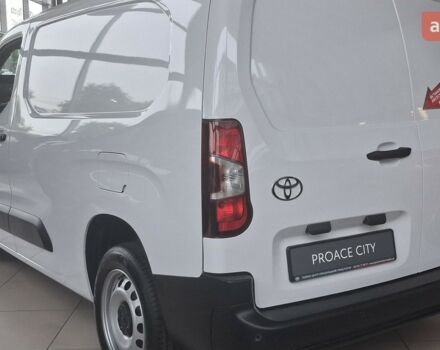 Тойота Proace City, объемом двигателя 1.5 л и пробегом 0 тыс. км за 25368 $, фото 3 на Automoto.ua