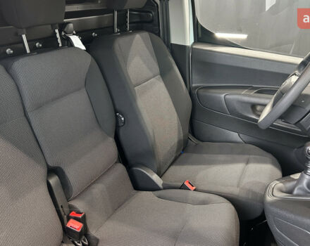 Тойота Proace City, об'ємом двигуна 1.5 л та пробігом 0 тис. км за 25288 $, фото 16 на Automoto.ua