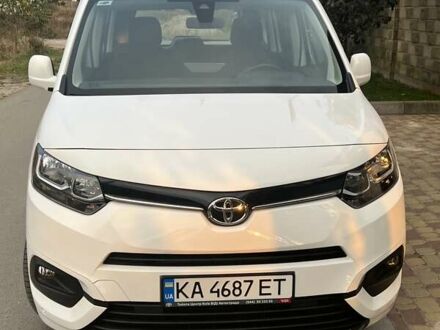Тойота Proace City Verso 2021 у Києві на Automoto.ua Тойота Proace City Verso, об'ємом двигуна 0 л та пробігом 8 тис. км за 28000 $, фото 1 на Automoto.ua