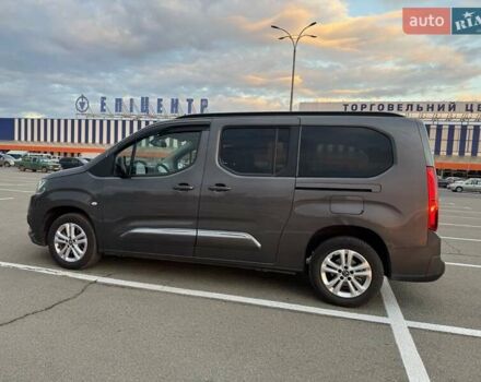 Серый Тойота Proace City Verso, объемом двигателя 1.5 л и пробегом 9 тыс. км за 29900 $, фото 23 на Automoto.ua