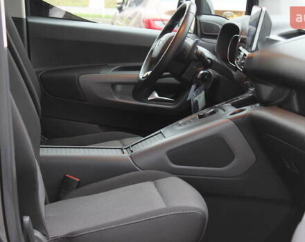 Серый Тойота Proace City Verso, объемом двигателя 1.5 л и пробегом 37 тыс. км за 29500 $, фото 13 на Automoto.ua