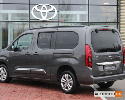 Серый Тойота Proace City Verso, объемом двигателя 1.5 л и пробегом 32 тыс. км за 29257 $, фото 6 на Automoto.ua