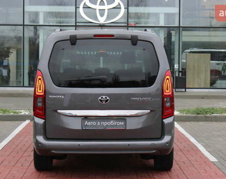 Серый Тойота Proace City Verso, объемом двигателя 1.5 л и пробегом 37 тыс. км за 29500 $, фото 6 на Automoto.ua