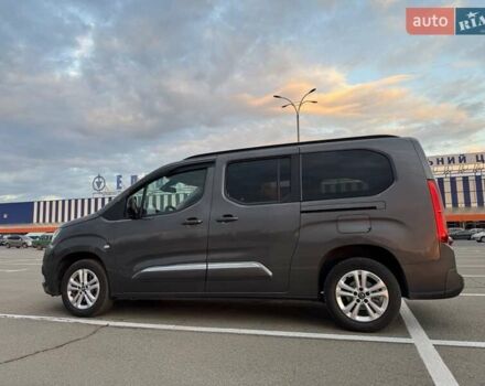 Серый Тойота Proace City Verso, объемом двигателя 1.5 л и пробегом 9 тыс. км за 29900 $, фото 20 на Automoto.ua