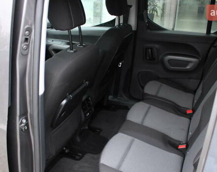 Серый Тойота Proace City Verso, объемом двигателя 1.5 л и пробегом 37 тыс. км за 29500 $, фото 15 на Automoto.ua