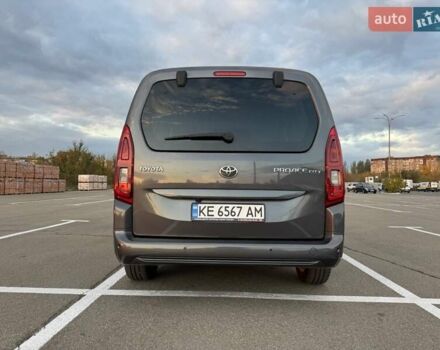 Серый Тойота Proace City Verso, объемом двигателя 1.5 л и пробегом 9 тыс. км за 29900 $, фото 22 на Automoto.ua