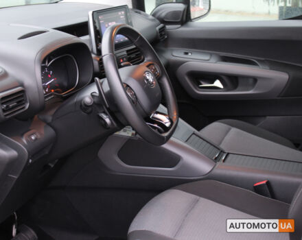 Серый Тойота Proace City Verso, объемом двигателя 1.5 л и пробегом 32 тыс. км за 29257 $, фото 15 на Automoto.ua