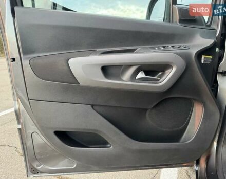 Сірий Тойота Proace City Verso, об'ємом двигуна 1.5 л та пробігом 9 тис. км за 29900 $, фото 36 на Automoto.ua