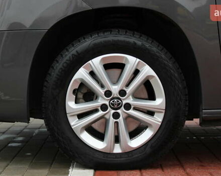 Серый Тойота Proace City Verso, объемом двигателя 1.5 л и пробегом 37 тыс. км за 29500 $, фото 18 на Automoto.ua