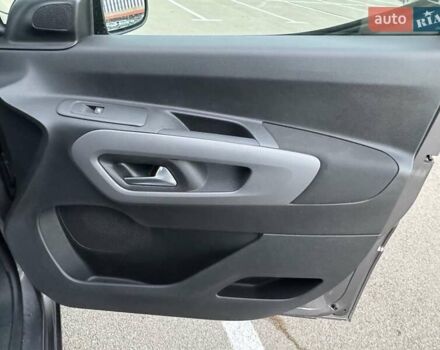 Серый Тойота Proace City Verso, объемом двигателя 1.5 л и пробегом 9 тыс. км за 29900 $, фото 51 на Automoto.ua