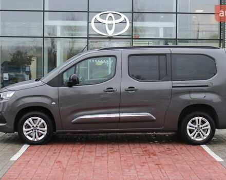 Серый Тойота Proace City Verso, объемом двигателя 1.5 л и пробегом 37 тыс. км за 29500 $, фото 4 на Automoto.ua