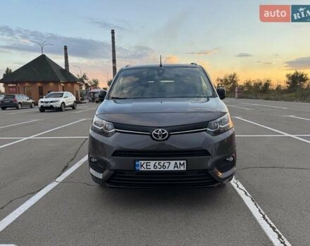 Серый Тойота Proace City Verso, объемом двигателя 1.5 л и пробегом 9 тыс. км за 29900 $, фото 14 на Automoto.ua
