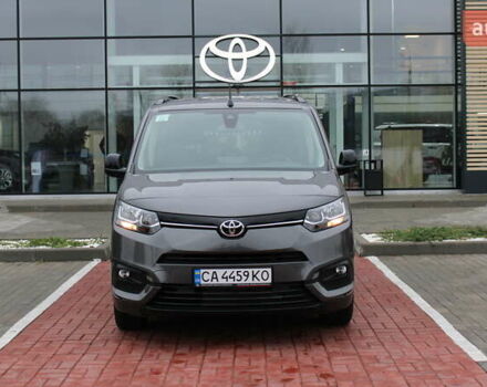 Серый Тойота Proace City Verso, объемом двигателя 1.5 л и пробегом 37 тыс. км за 29500 $, фото 1 на Automoto.ua
