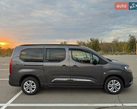Сірий Тойота Proace City Verso, об'ємом двигуна 1.5 л та пробігом 9 тис. км за 29900 $, фото 6 на Automoto.ua