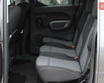 Серый Тойота Proace City Verso, объемом двигателя 1.5 л и пробегом 37 тыс. км за 29500 $, фото 14 на Automoto.ua