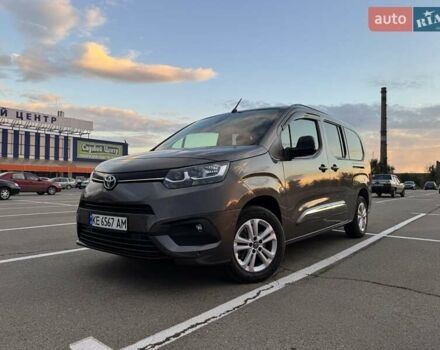 Серый Тойота Proace City Verso, объемом двигателя 1.5 л и пробегом 9 тыс. км за 29900 $, фото 1 на Automoto.ua