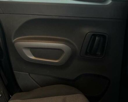 Серый Тойота Proace City Verso, объемом двигателя 1.5 л и пробегом 9 тыс. км за 29900 $, фото 58 на Automoto.ua