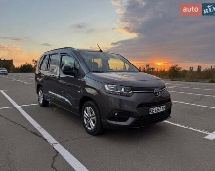 Серый Тойота Proace City Verso, объемом двигателя 1.5 л и пробегом 9 тыс. км за 29900 $, фото 8 на Automoto.ua