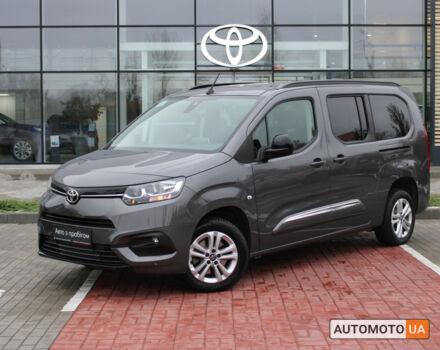 Серый Тойота Proace City Verso, объемом двигателя 1.5 л и пробегом 32 тыс. км за 29257 $, фото 1 на Automoto.ua