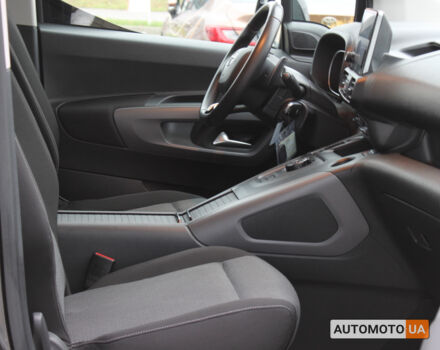 Серый Тойота Proace City Verso, объемом двигателя 1.5 л и пробегом 32 тыс. км за 29257 $, фото 9 на Automoto.ua