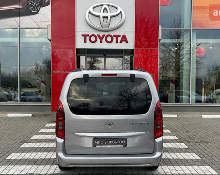 Серый Тойота Proace City Verso, объемом двигателя 1.5 л и пробегом 1 тыс. км за 31322 $, фото 3 на Automoto.ua