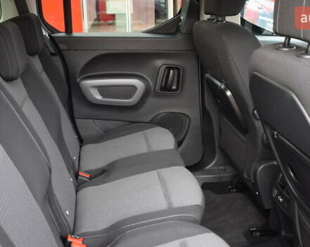 Сірий Тойота Proace City Verso, об'ємом двигуна 1.5 л та пробігом 1 тис. км за 33000 $, фото 6 на Automoto.ua