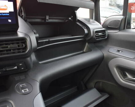 Сірий Тойота Proace City Verso, об'ємом двигуна 1.5 л та пробігом 1 тис. км за 33000 $, фото 26 на Automoto.ua