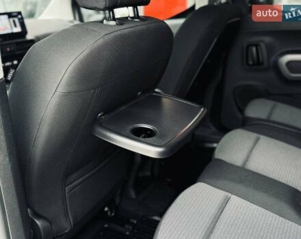 Серый Тойота Proace City Verso, объемом двигателя 1.5 л и пробегом 1 тыс. км за 33214 $, фото 16 на Automoto.ua