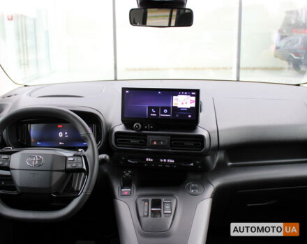 Серый Тойота Proace City Verso, объемом двигателя 1.5 л и пробегом 227 тыс. км за 31686 $, фото 14 на Automoto.ua