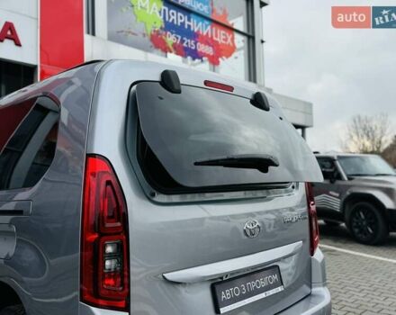 Серый Тойота Proace City Verso, объемом двигателя 1.5 л и пробегом 1 тыс. км за 33214 $, фото 13 на Automoto.ua