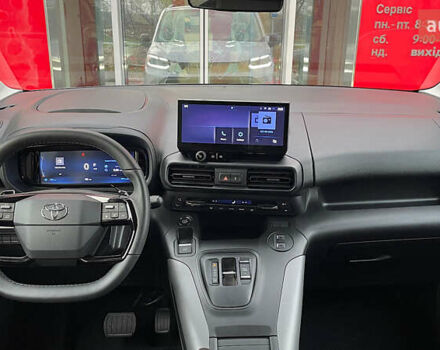 Серый Тойота Proace City Verso, объемом двигателя 1.5 л и пробегом 1 тыс. км за 31322 $, фото 7 на Automoto.ua