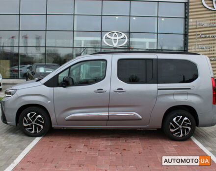 Серый Тойота Proace City Verso, объемом двигателя 1.5 л и пробегом 227 тыс. км за 31686 $, фото 4 на Automoto.ua