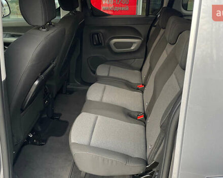 Серый Тойота Proace City Verso, объемом двигателя 1.5 л и пробегом 1 тыс. км за 31322 $, фото 10 на Automoto.ua