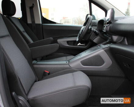 Серый Тойота Proace City Verso, объемом двигателя 1.5 л и пробегом 227 тыс. км за 31686 $, фото 12 на Automoto.ua