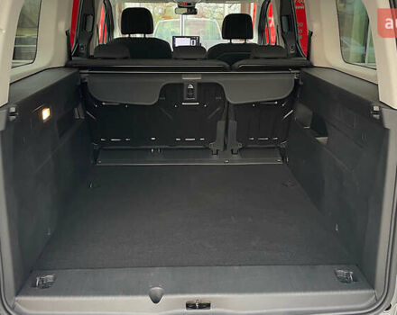 Серый Тойота Proace City Verso, объемом двигателя 1.5 л и пробегом 1 тыс. км за 31322 $, фото 9 на Automoto.ua