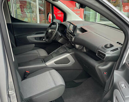 Серый Тойота Proace City Verso, объемом двигателя 1.5 л и пробегом 1 тыс. км за 31322 $, фото 5 на Automoto.ua