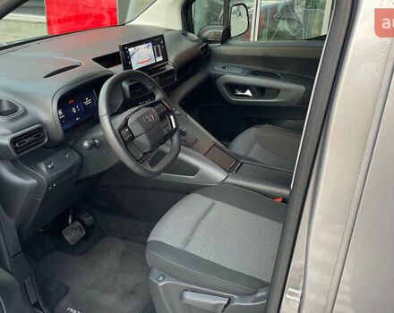 Серый Тойота Proace City Verso, объемом двигателя 1.5 л и пробегом 1 тыс. км за 31322 $, фото 11 на Automoto.ua