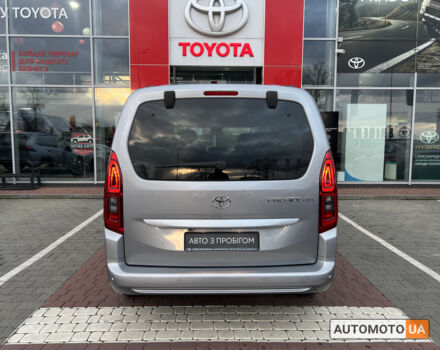 Сірий Тойота Proace City Verso, об'ємом двигуна 1.5 л та пробігом 300 тис. км за 32853 $, фото 5 на Automoto.ua